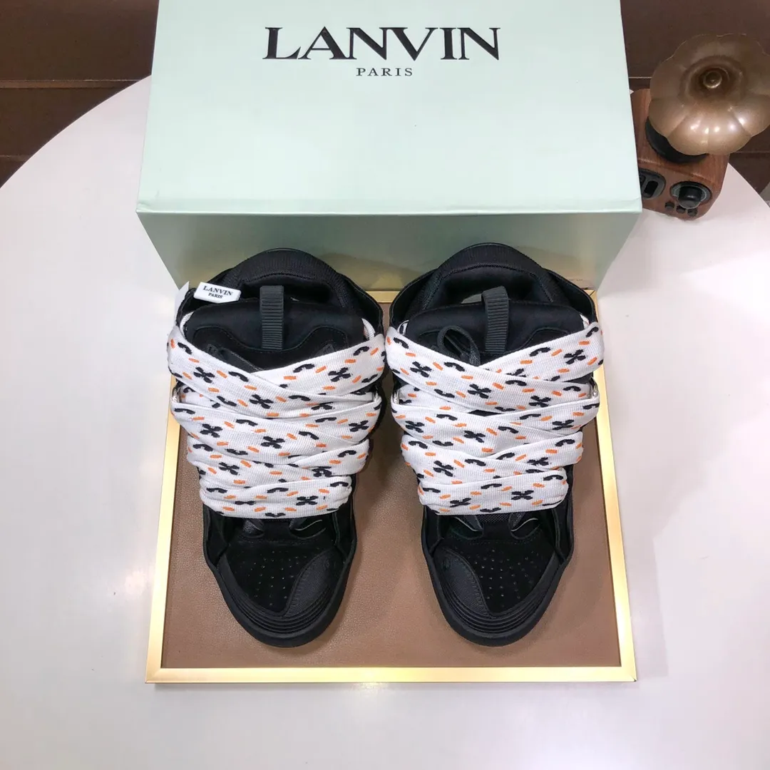 Men's men's shoes💰820💰[LANVIN] The latest lace-up fashionable casual couple sneakers, high-quality CLAY couple series‼ ️ The latest trendy products of the season 🌈Many bloggers have planted grass and purchased the original open-mold customization. The upper and outsole are sewn with mark threads without edge sealing. A variety of material splicing combination design. Very versatile for fashionable and casual wear. Comfortable on the feet. Self-recommended. Upper cowhide + cow suede + breathable mesh lining. Foot-padding cowhide. Exclusive original open-mold clear logo rubber outsole ⚠️Couple standard size 36-40 for women and 38-44 for men.